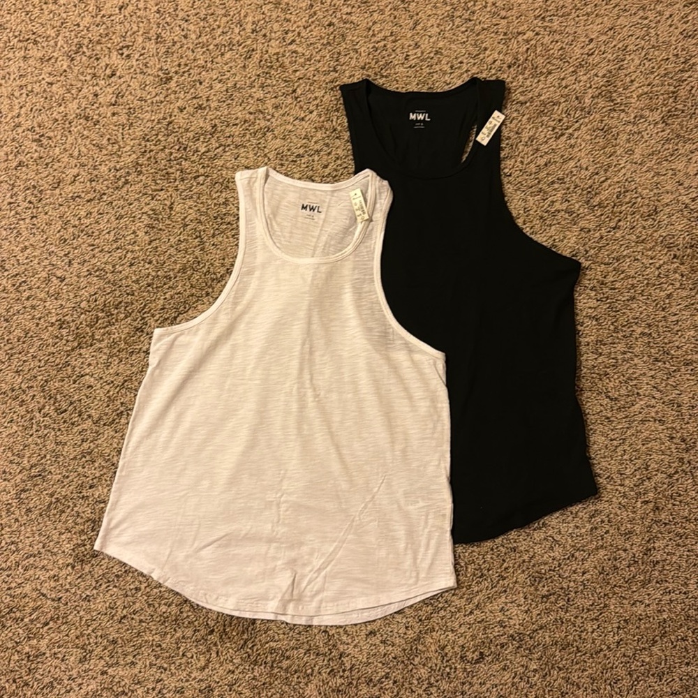 2 Madewell Tanks